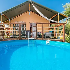 Luxuszelt Prima Insula Glamping, Brusici